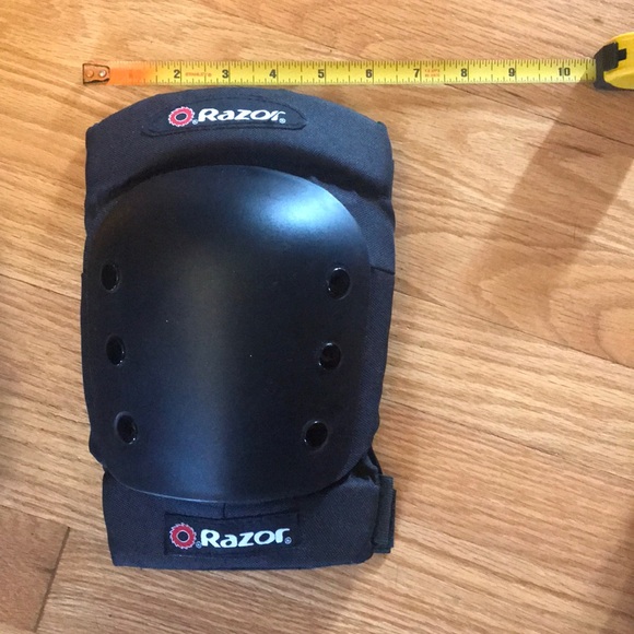 RAZOR Skate & Bike VELCRO Knee & Elbow Pads - Picture 9 of 10